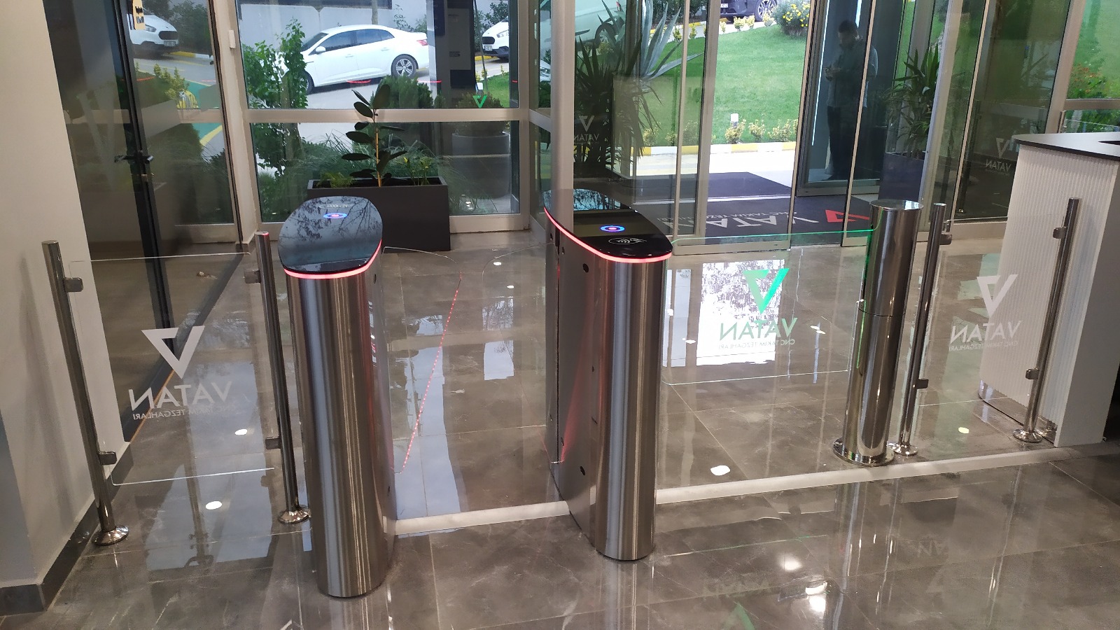 مشروع البوابات الدوارة السريعة والبوابات الدوارة لكبار الشخصيات